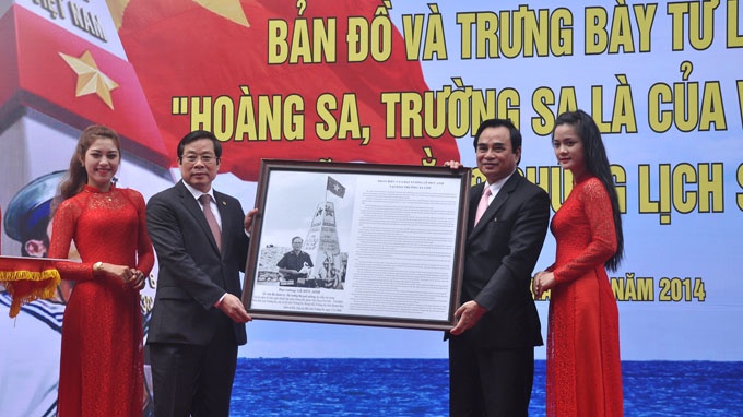 Bang chung hung hon chu quyen Hoang Sa, Truong Sa hinh anh