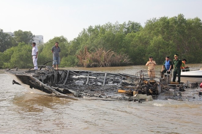 Bao cao Thu tuong vu chay tau canh ngam hinh anh