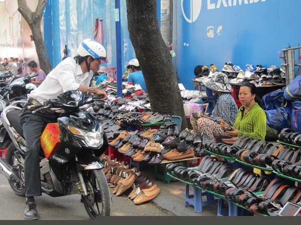 Di Ben Thanh sam do cu choi Tet hinh anh