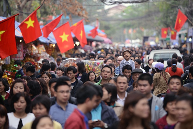 Phu Tay Ho tac nghen ngay cong so khai xuan hinh anh