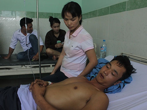 Bi danh bam dap vi nghi trom 2,5 trieu dong? hinh anh