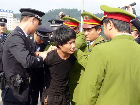 Dam truong san lung nhung ke tron trai hinh anh