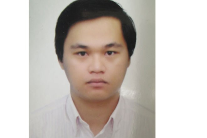 Mot thanh nien mat tich tren duong ve que an Tet hinh anh