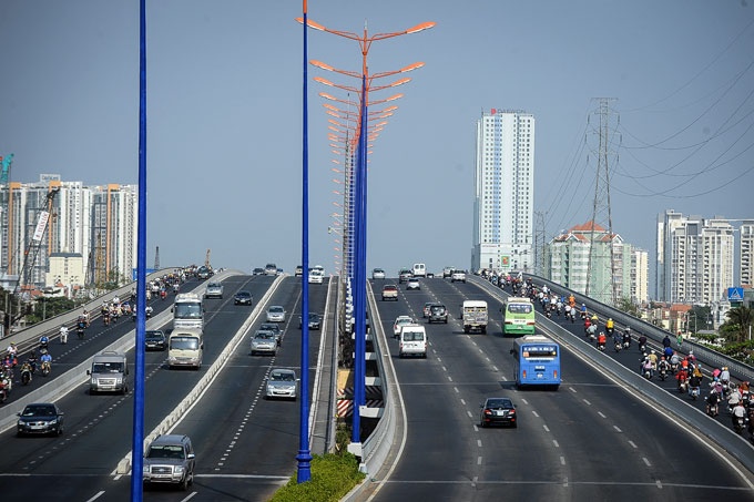 Cua ngo TP.HCM bao gio thong thoang hon? hinh anh