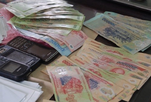 Hai hieu truong danh bac duoc tai ngoai hinh anh