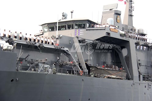 Anh chien ham cua hai quan Singapore cap cang Da Nang hinh anh