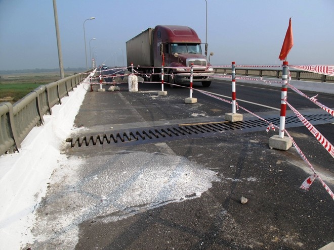 Thue chuyen gia khac phuc su co cau Da Rang hinh anh