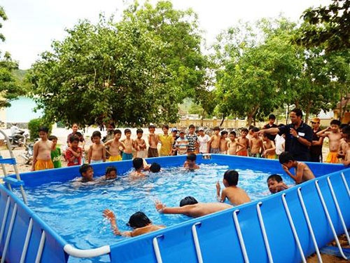 Hoc sinh lop 6 chet duoi trong luc hoc boi hinh anh