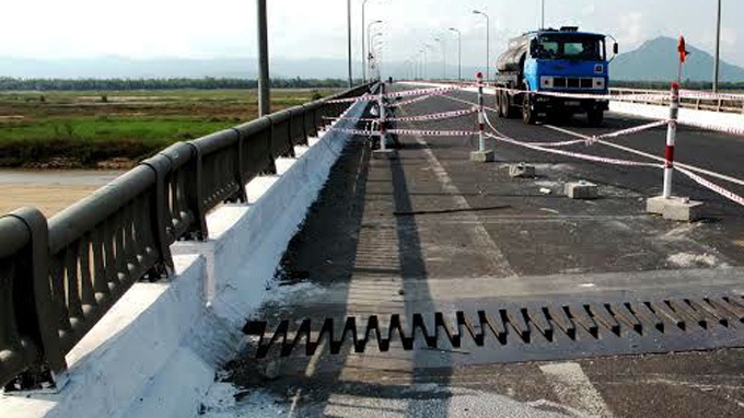 Chinh lai ca 5 goi cau Da Rang bi xe dich hinh anh