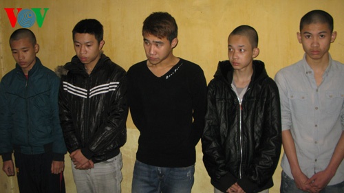 Bat bang chuyen cuop tai san cac doi nam nu o Ho Tay hinh anh