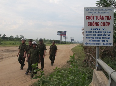 Cong an vien tu vong do bi sung ban hinh anh