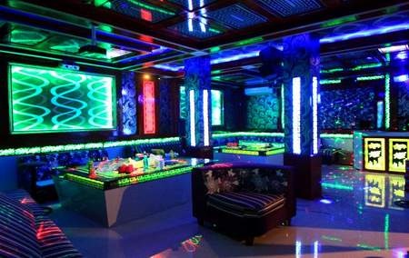 Triet pha nhom bao ke quan ca phe, karaoke hinh anh