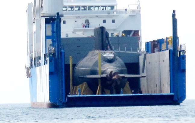 Can canh tau ngam HQ-183 TP.HCM ve den Cam Ranh hinh anh