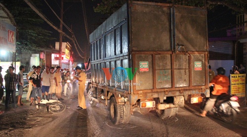 Dan 'quay' tai xe dam trung ong lao o Sai Gon hinh anh