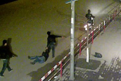 'Co' xe danh hoi dong, keo le khach giua duong Ha Noi hinh anh