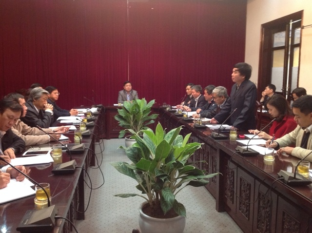 Vu truong dung cong viec de giai trinh vu nghi van hoi lo hinh anh