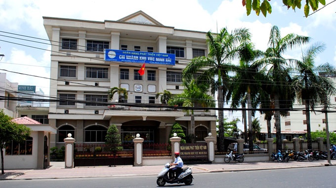 Bat 6 can bo, lanh dao ngan hang phat trien Viet Nam hinh anh