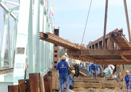 Bat dau thanh tra du an duong sat JTC trung thau hinh anh