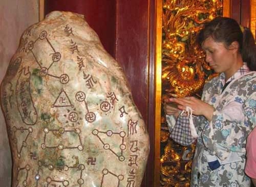 Den Hung tu choi khinh khi cau, la co khong lo hinh anh