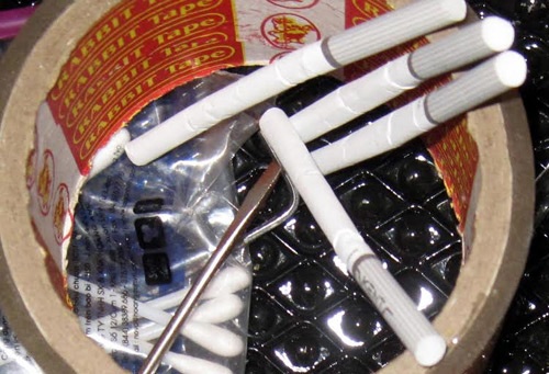 Những chậu cần sa được thu hoạch.