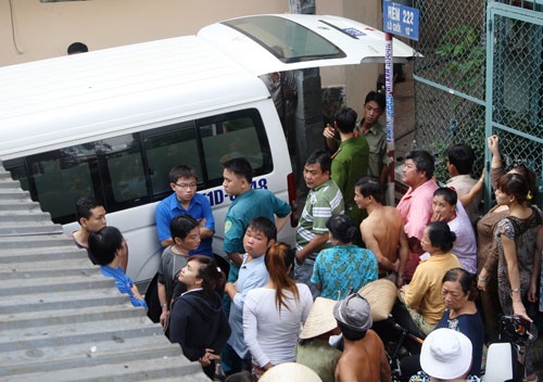 2 anh em chet ngat do tu dot nha o Sai Gon hinh anh