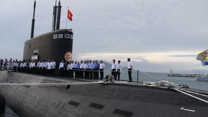 Lãnh đạo Thành ủy, UBND TP.HCM cùng các ban ngành tham quan tàu ngầm HQ-183 TP.HCM.