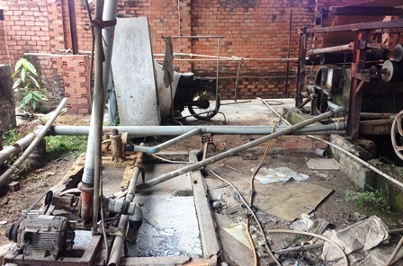 Hiện trường nơi hai nạn nhân bị điện giật tử vong.