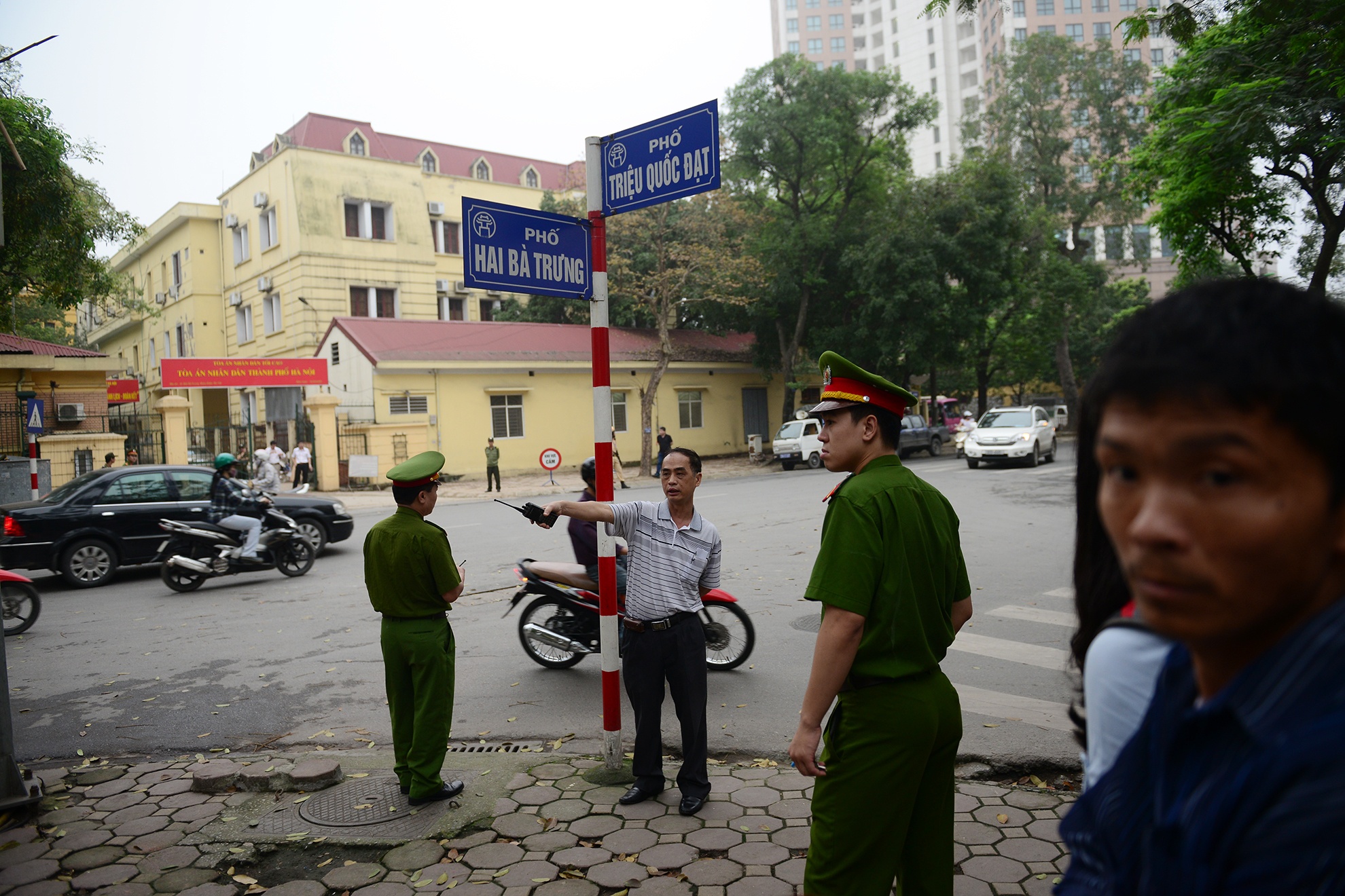 Luc luong an ninh that chat phien xu tham my Cat Tuong hinh anh