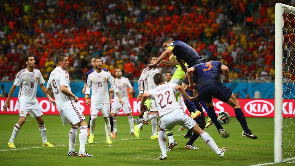 Tiki taka - Khi chiec quan tai da mo hinh anh