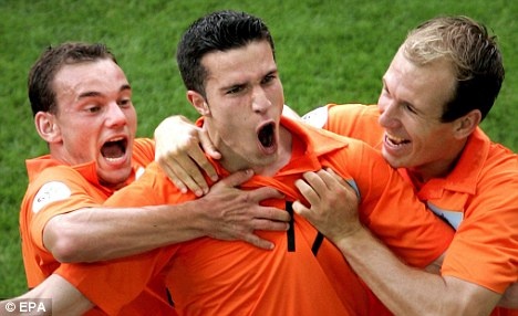 Doan ket buon cho Sneijder, Robben va Persie hinh anh