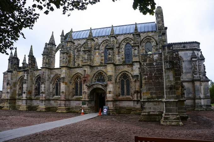 Nhà thờ Rosslyn, một trong những bối cảnh chính của phim Mật mã Da Vinci - Ảnh: wordpress.