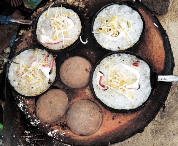 Khuôn bánh xèo bánh căn.