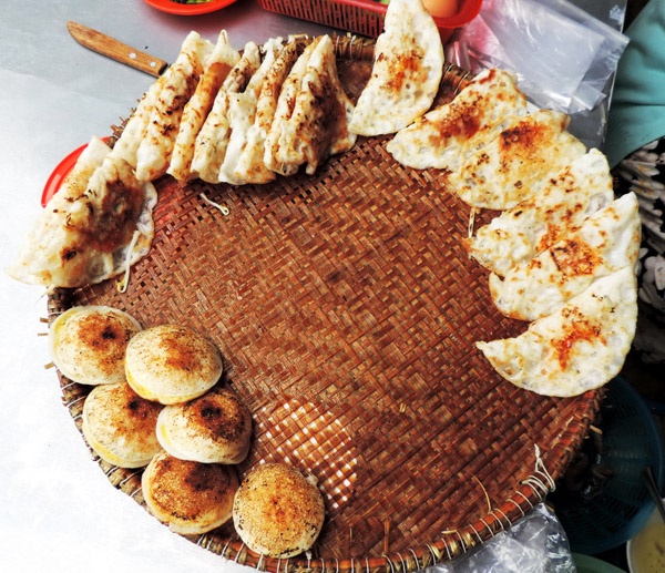 Bánh xèo, bánh căn.