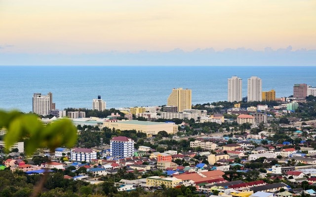 5. Huahin: Giá phòng trung bình là 64 Bảng Anh (khoảng 2,1 triệu đồng), giảm 16%.