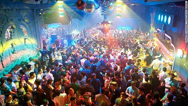 Cuoc song ve dem o nhung thanh pho soi dong bac nhat hinh anh