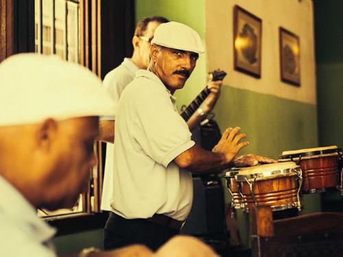 Chắc chắn không thể bỏ qua vũ điệu salsa khi tới đây.