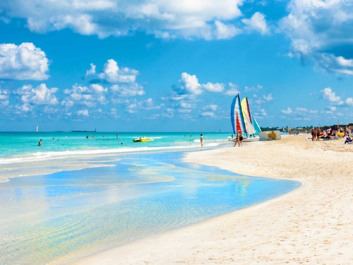 Những bãi biển thơ mộng.