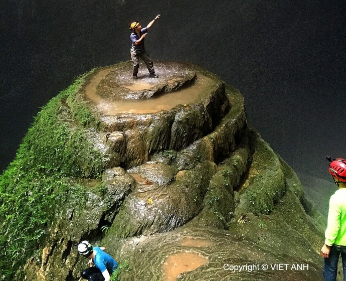 Chang trai Viet kham pha Son Doong cung 9 nguoi My hinh anh