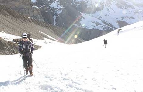 Di de thay troi rong dat day hinh anh