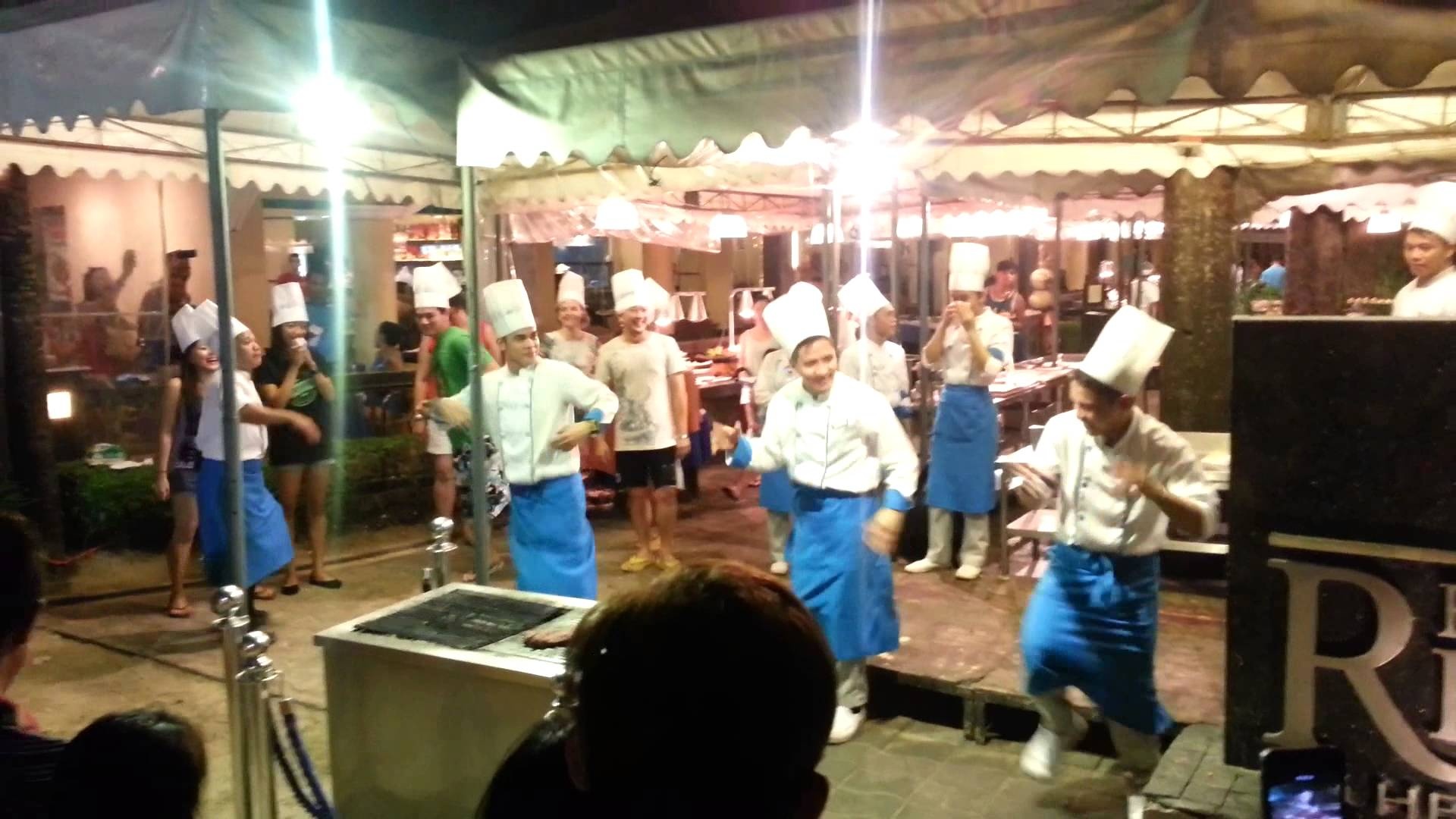 Flashmob, chieu hut khach doc dao cua nha hang hinh anh