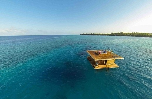 Manta Underwatar Room, đảo Pemba, Tanzania: Ngôi nhà này thuộc đảo Pemba, Tanzania. Bên cạnh phần nhà bằng gỗ nổi lên trên mặt biển, nó còn bao gồm một phần kiến trúc dưới mặt nước, cho phép du khách tha hồ ngắm vẻ đẹp kì diệu của đại dương. 
