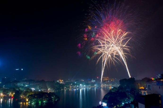 Nhung dia diem dep xem phao hoa o Ha Noi, TP HCM hinh anh