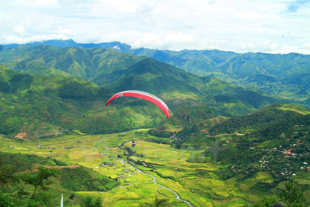 Nhung canh du luon ngoan muc tren song lua vang ong Lim Mong hinh anh