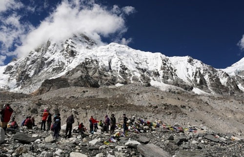 Nguoi duy nhat chinh phuc dinh Everest nam 2015 hinh anh