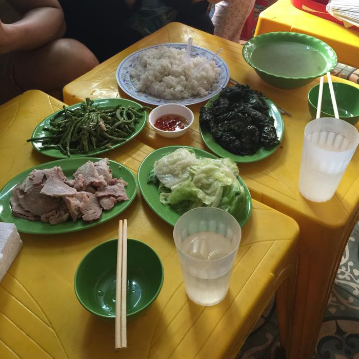 Quan com chat chem giua Thu do? hinh anh