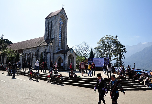 Hay cam xe vao Sa Pa, tra lai cho toi thi tran yen binh hinh anh