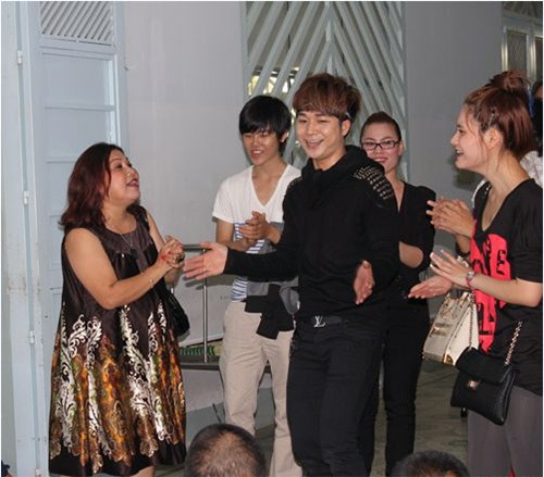 Quach Tuan Du 'giai oan' cho Siu Black hinh anh