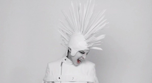 G-Dragon mung sinh nhat bang clip 'nha hang' album thu 2 hinh anh