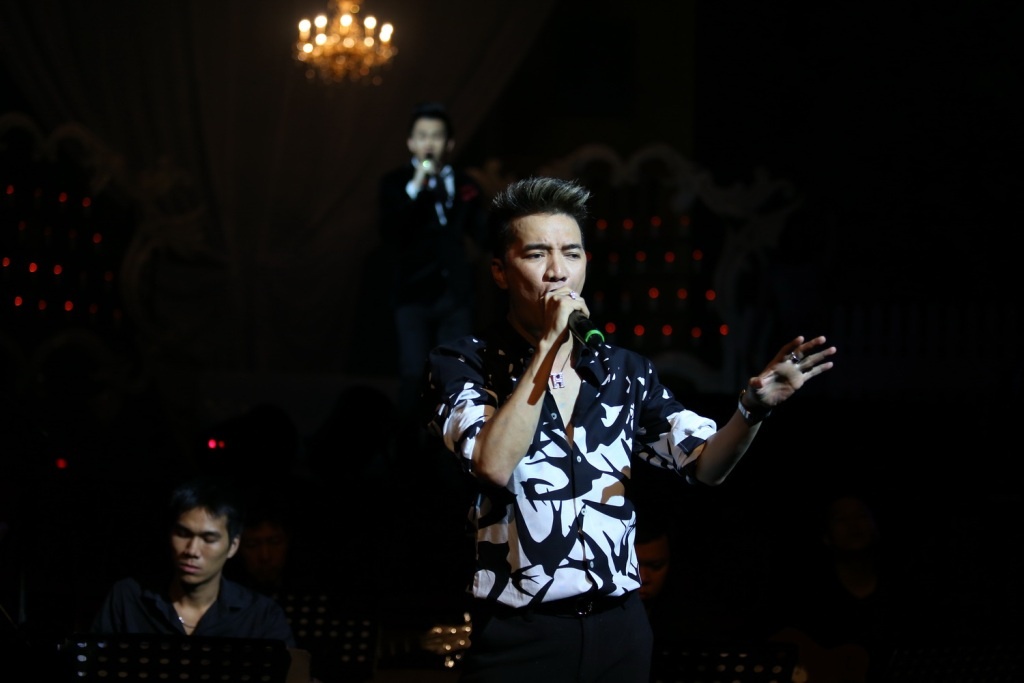 Mr Dam nghen ngao khi nho ve ba ngoai hinh anh