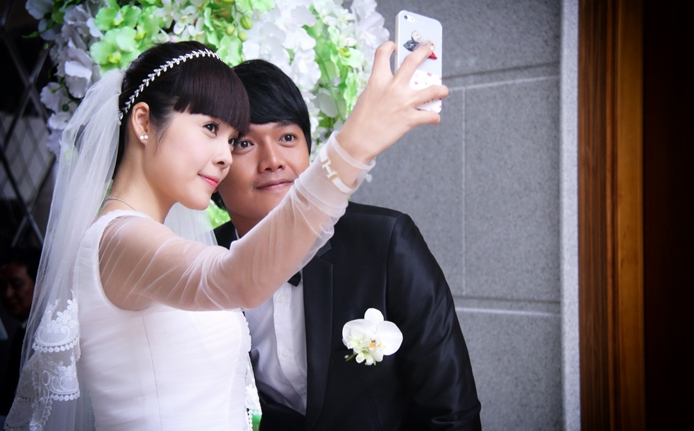 Duong Cam Lynh lam co dau nhi nhanh hinh anh